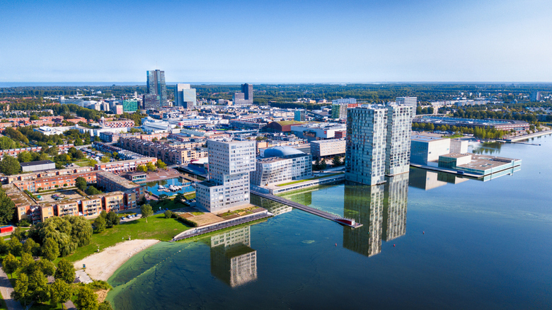 almere-skyline-van-boven